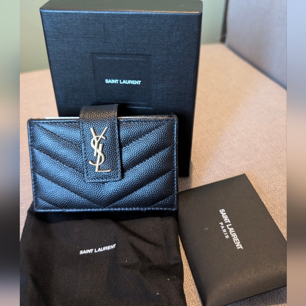 🚨 Sold 🚨 Saint Laurent Black Leather Card Holder